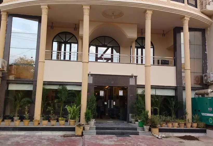 בית מלון כפרי Optimum Tara Palace