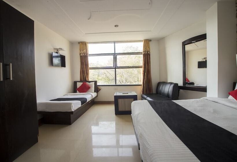 בית מלון כפרי Optimum Tara Palace