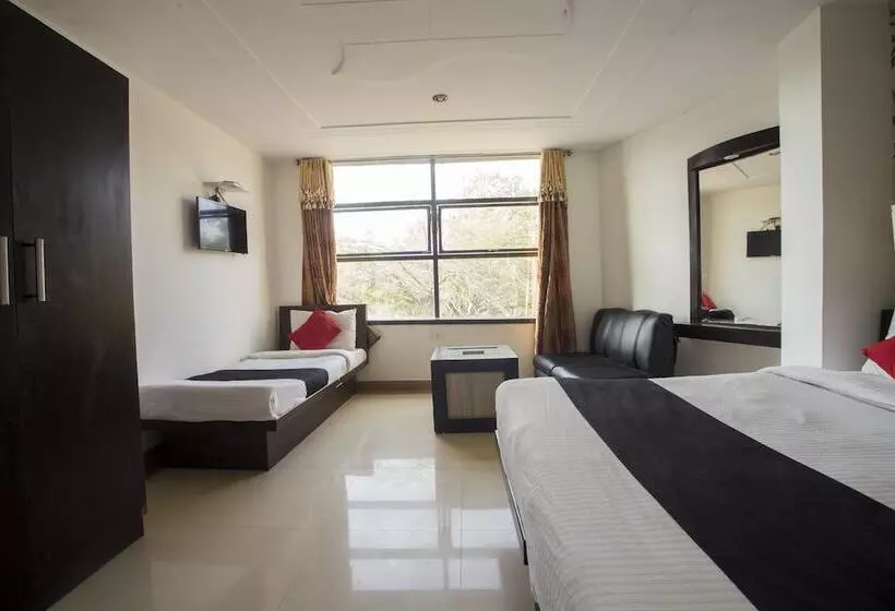 בית מלון כפרי Optimum Tara Palace