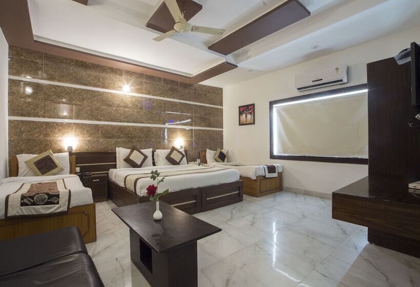 בית מלון כפרי Optimum Tara Palace