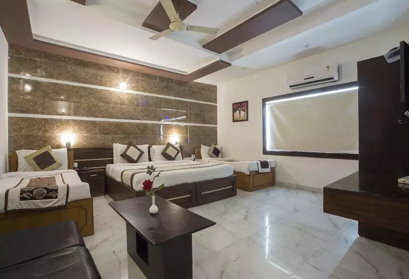 בית מלון כפרי Optimum Tara Palace