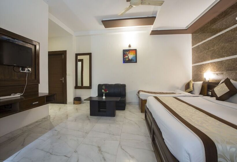 בית מלון כפרי Optimum Tara Palace