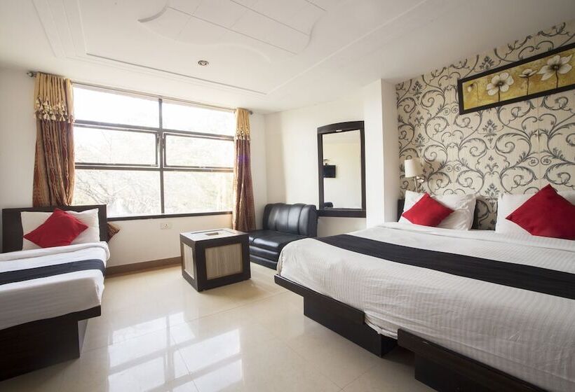 בית מלון כפרי Optimum Tara Palace