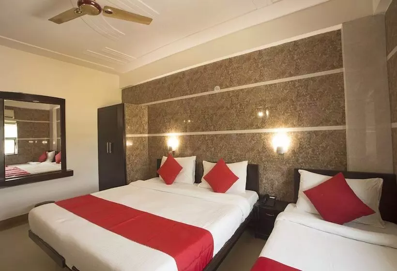 בית מלון כפרי Optimum Tara Palace