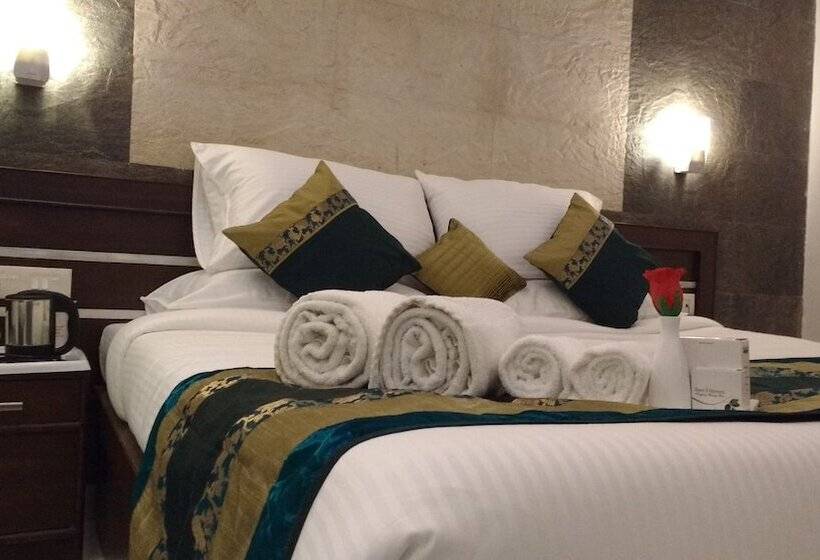 בית מלון כפרי Optimum Tara Palace