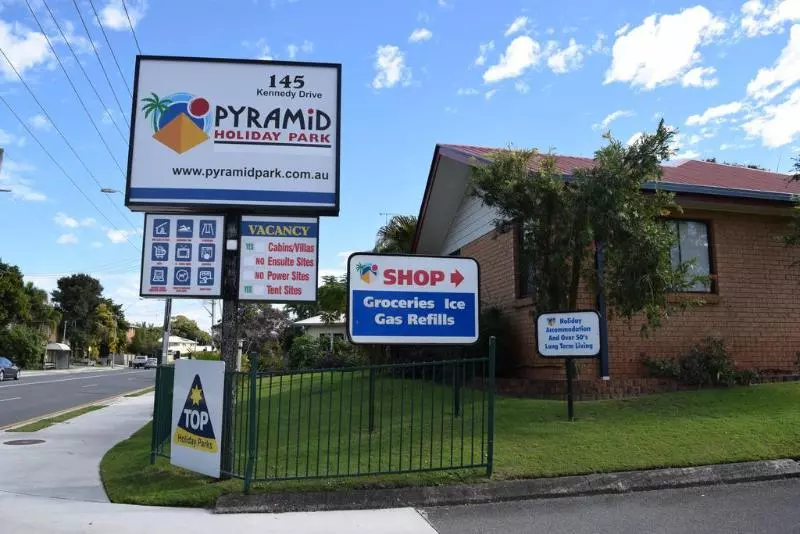 Отель Pyramid Holiday Park