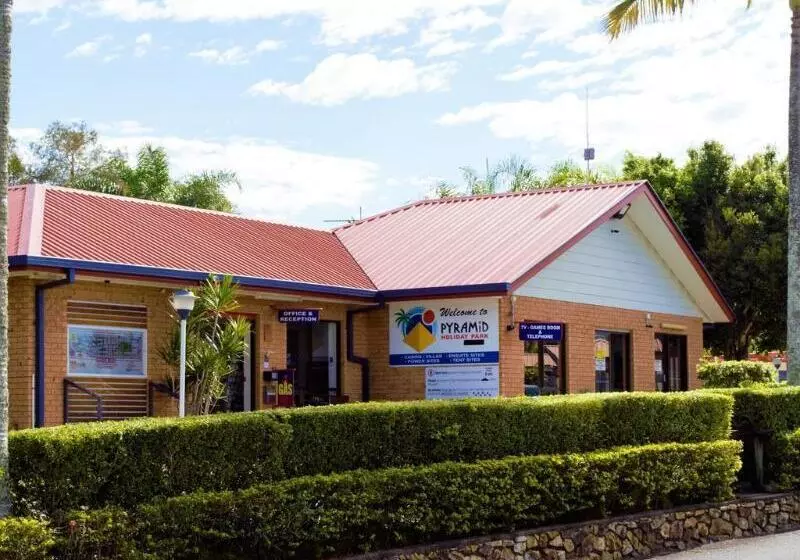 Отель Pyramid Holiday Park