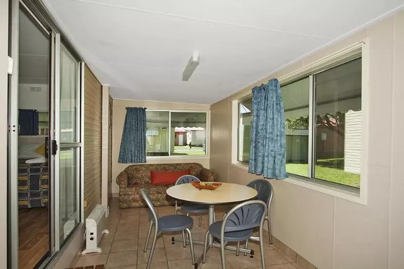 Отель Pyramid Holiday Park