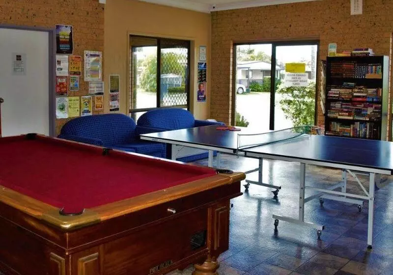 Отель Pyramid Holiday Park