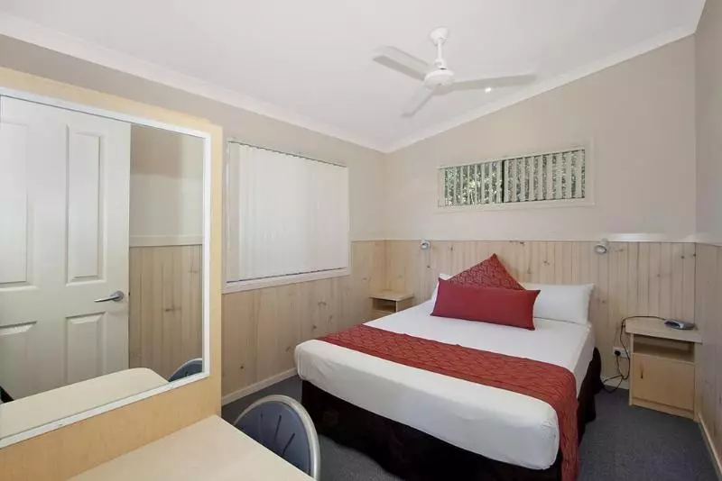 Отель Pyramid Holiday Park