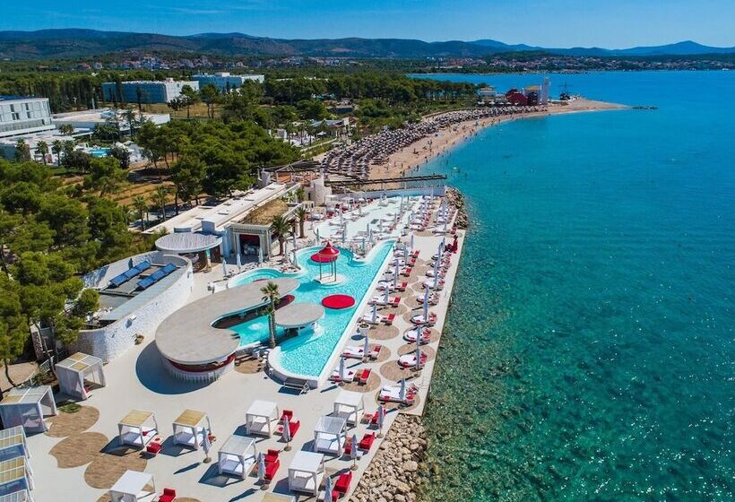 Отель Amadria Park Camping Sibenik Mobile Homes