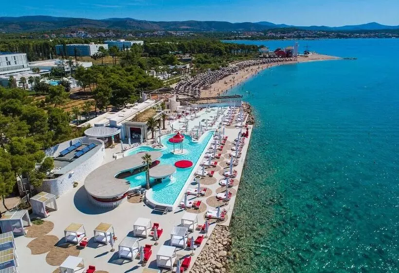 Отель Amadria Park Camping Sibenik Mobile Homes