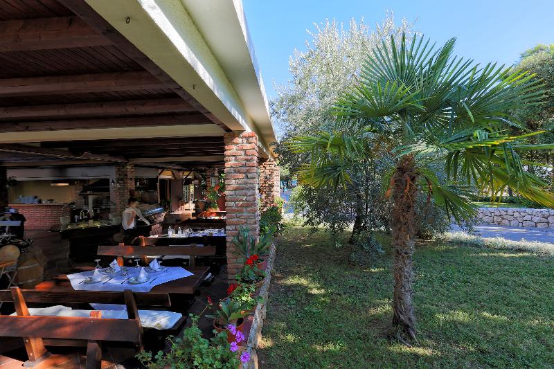 Отель Amadria Park Camping Sibenik Mobile Homes