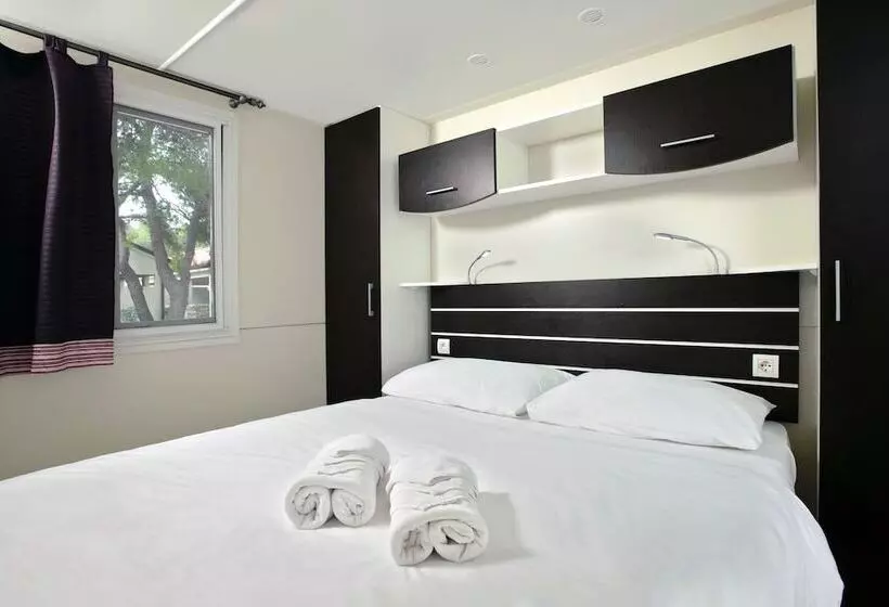 Отель Amadria Park Camping Sibenik Mobile Homes