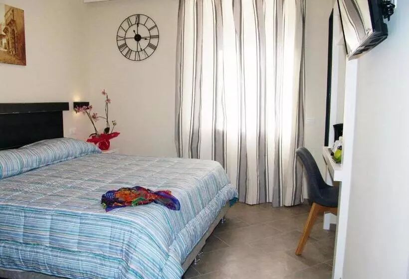 호텔 Sorrento Inn Funzionista