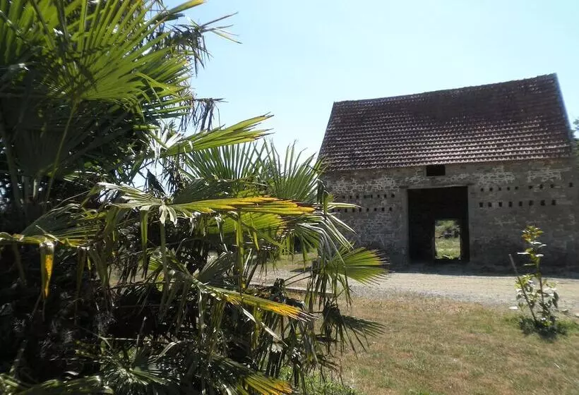 پانسیون Domaine De Launay Blot Resort, Demeure De Prestige