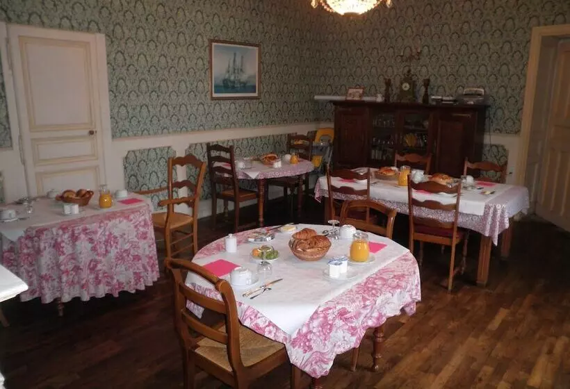 پانسیون Domaine De Launay Blot Resort, Demeure De Prestige