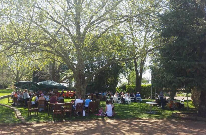 Pensão Petersons Armidale Winery And Guesthouse