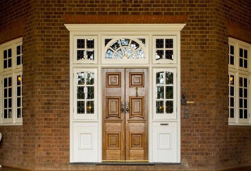 Pensão Petersons Armidale Winery And Guesthouse