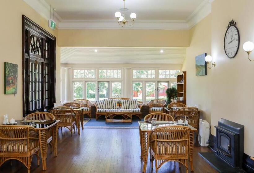 Pensão Petersons Armidale Winery And Guesthouse