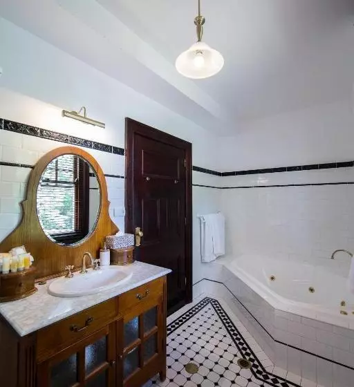 펜션 Petersons Armidale Winery And Guesthouse