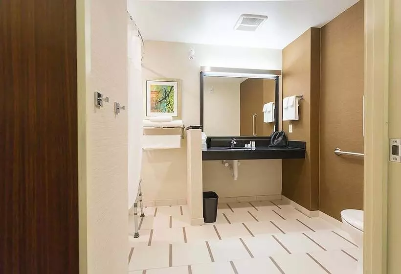 هتل Fairfield Inn & Suites By Marriott Jamestown