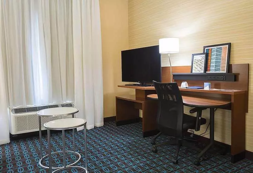 هتل Fairfield Inn & Suites By Marriott Jamestown