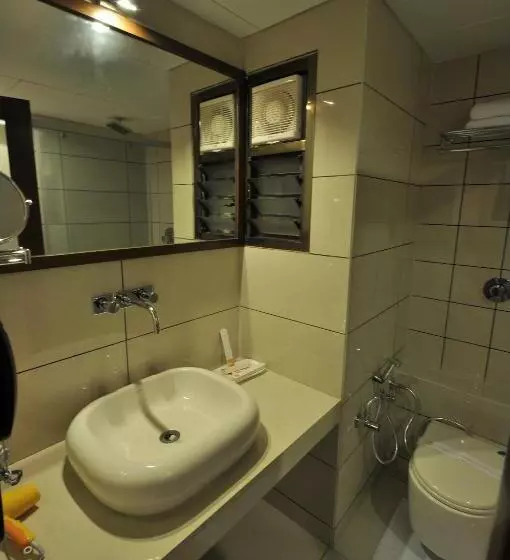 فندق Le Grande Residency Unmarried Couples Are Not Allowed