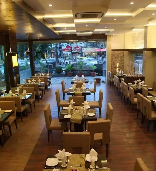 فندق Le Grande Residency Unmarried Couples Are Not Allowed