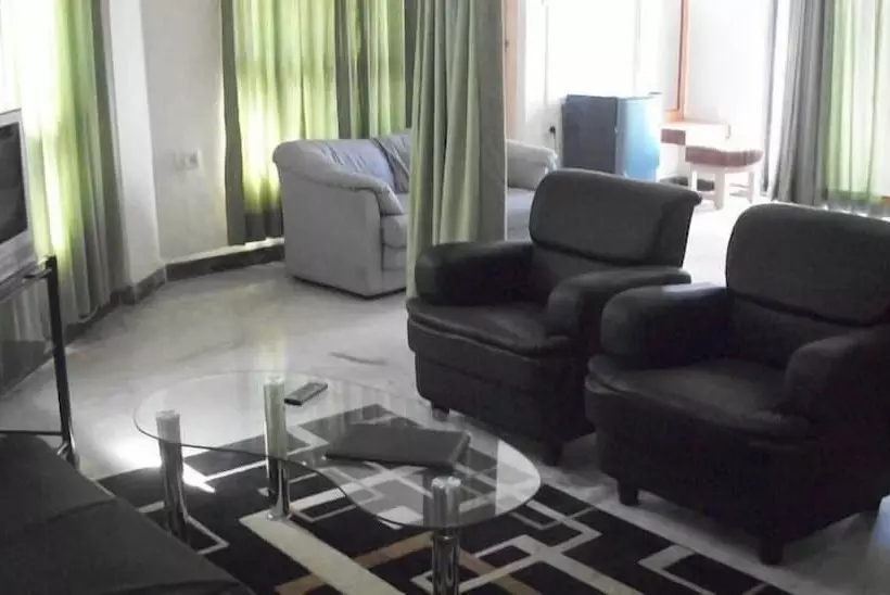 ホテル Plaza Palace