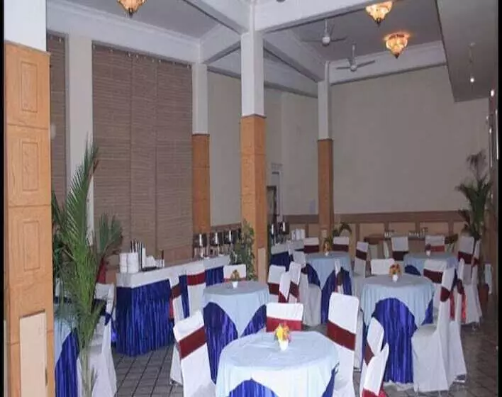 ホテル Queens Residency Gurgaon