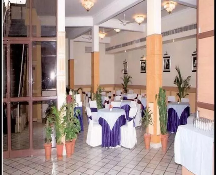 ホテル Queens Residency Gurgaon