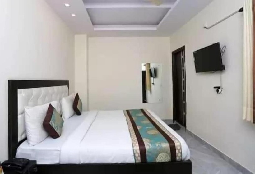 Hotel Queens Residency Gurgaon