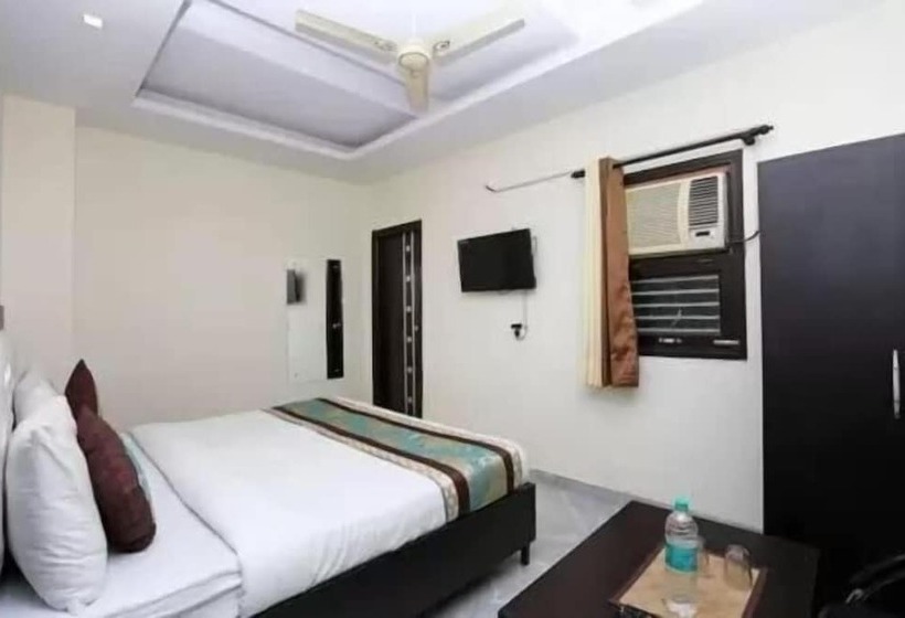 Hotel Queens Residency Gurgaon
