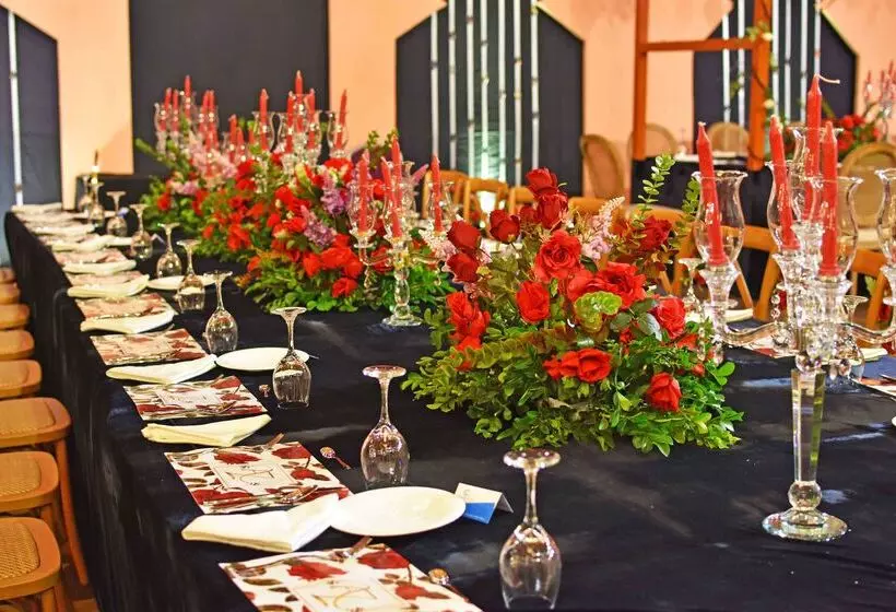 هتل Radisson Blu Chattogram Bay View