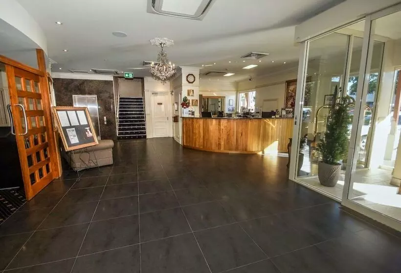 בית מלון כפרי Redearth