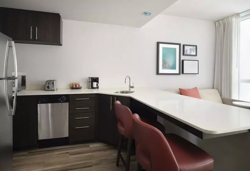 Отель Residence Inn By Marriott Miami Beach Surfside