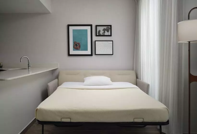 Отель Residence Inn By Marriott Miami Beach Surfside