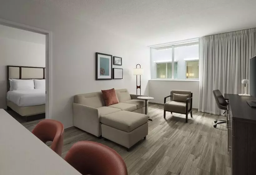 Отель Residence Inn By Marriott Miami Beach Surfside