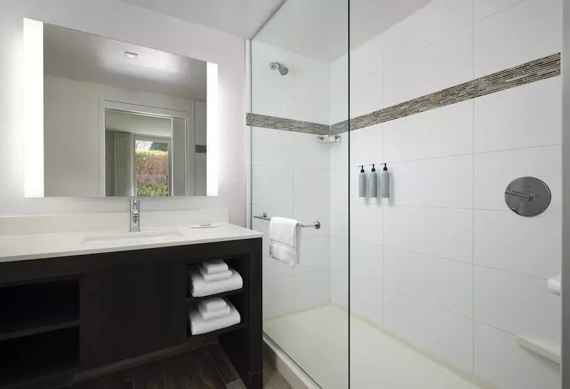 Отель Residence Inn By Marriott Miami Beach Surfside