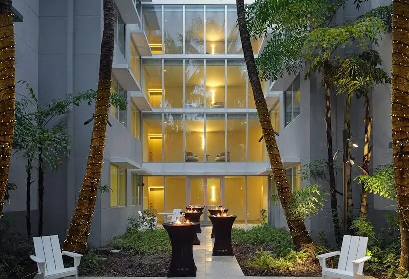 Отель Residence Inn By Marriott Miami Beach Surfside