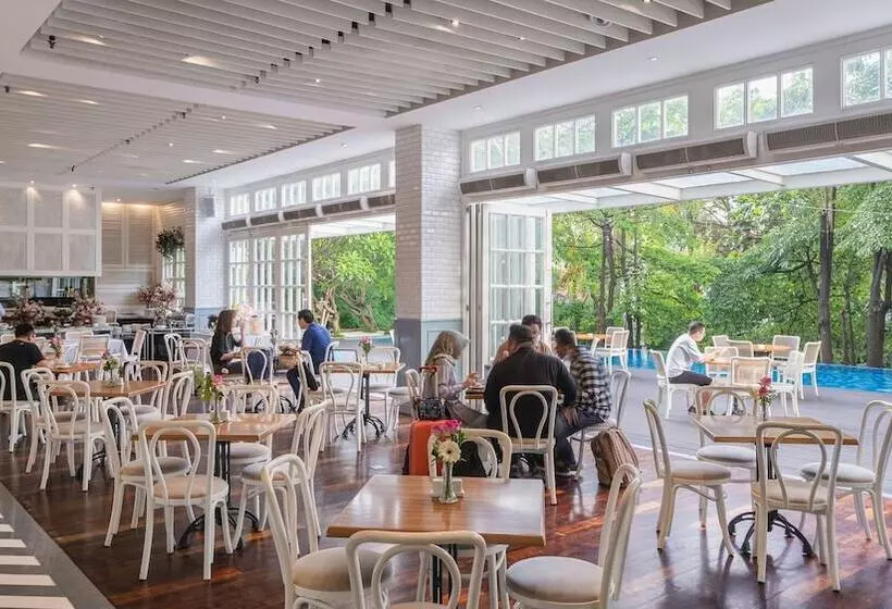 Veranda Hotel Pakubuwono