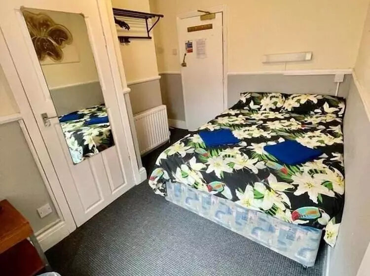 پانسیون Hayward