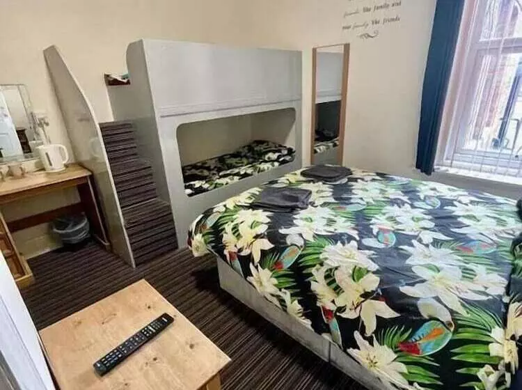 پانسیون Hayward