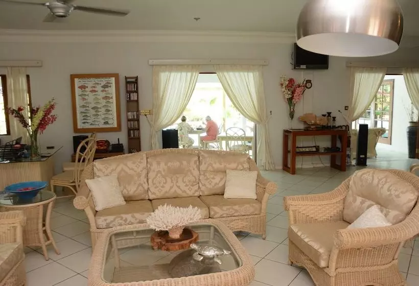 پانسیون Villa De Cerf Seychelles