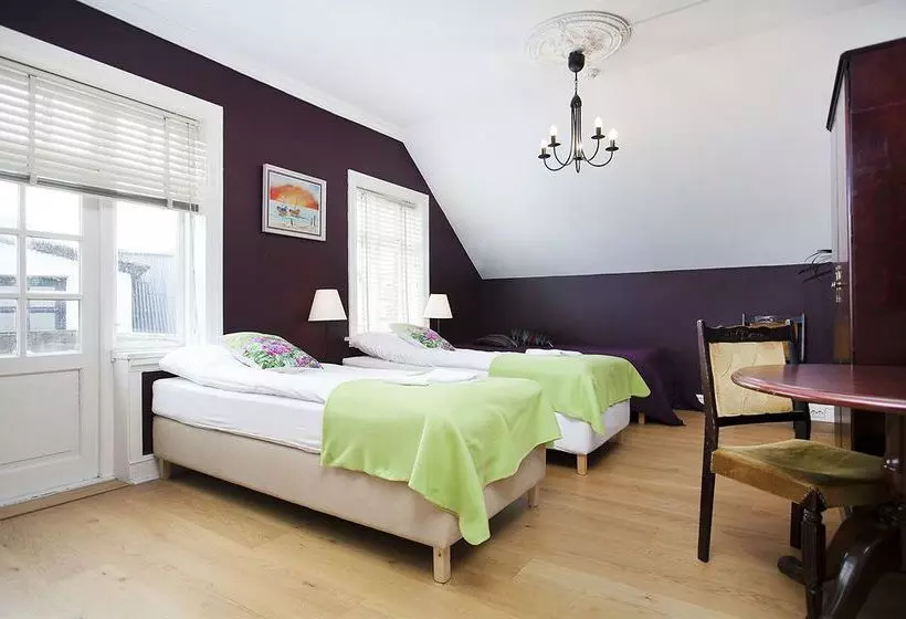 ペンション Skolabru Guesthouse