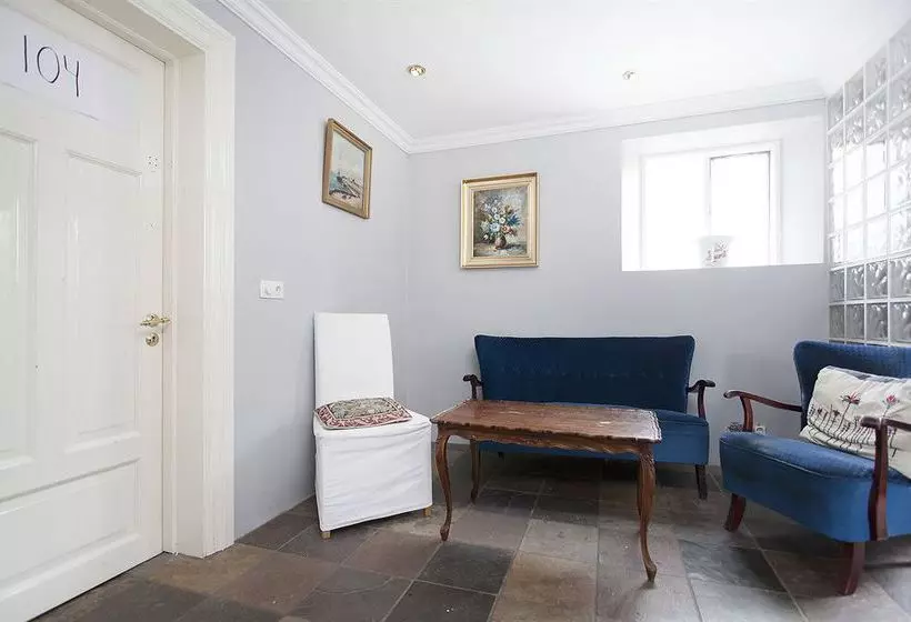 ペンション Skolabru Guesthouse