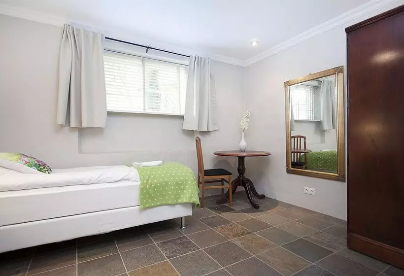 ペンション Skolabru Guesthouse