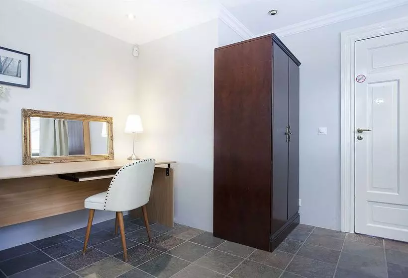 ペンション Skolabru Guesthouse