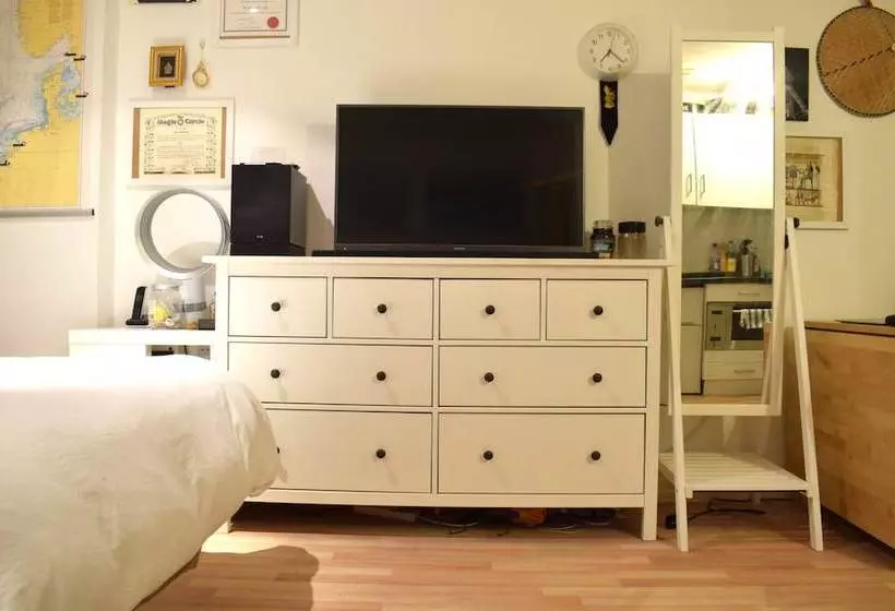 Studio Flat Near Borough Tube Sleeps 2